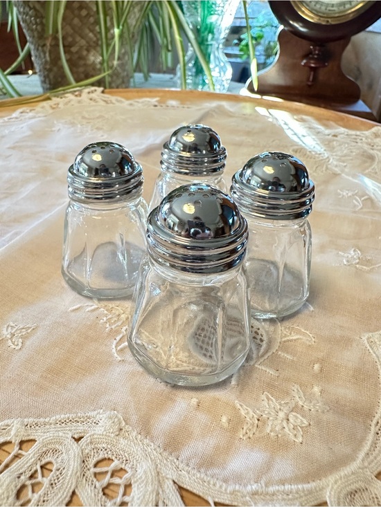 Other - Vintage Set 4 Clear Glass Salt Pepper Shakers Chrome Mushroom Lids
